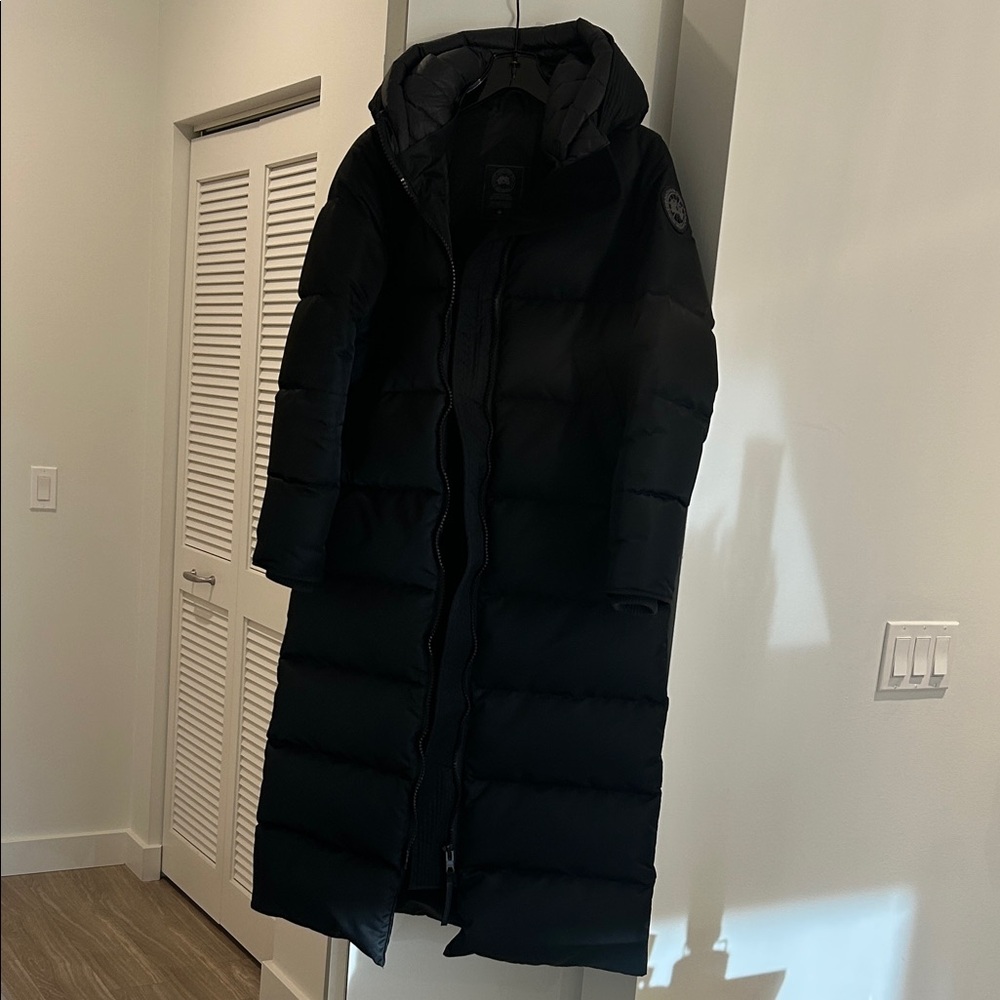 Canada Goose Women's Black Long Puffer Coat!